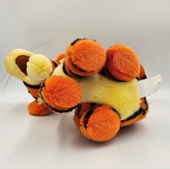 DISNEY Resort Tigger plush animal - Picture 3 of 7